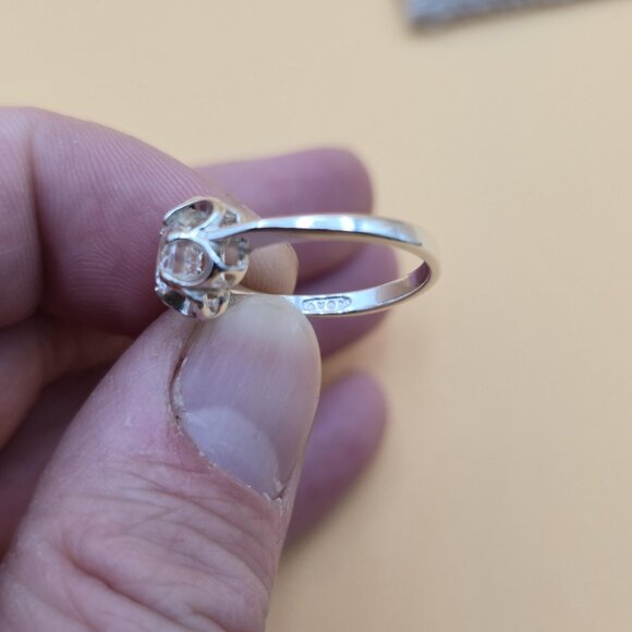 Size 7.25 Sterling Silver Stunning Avon Cubic Zirconia Gem Ring A4545 - Picture 6 of 10